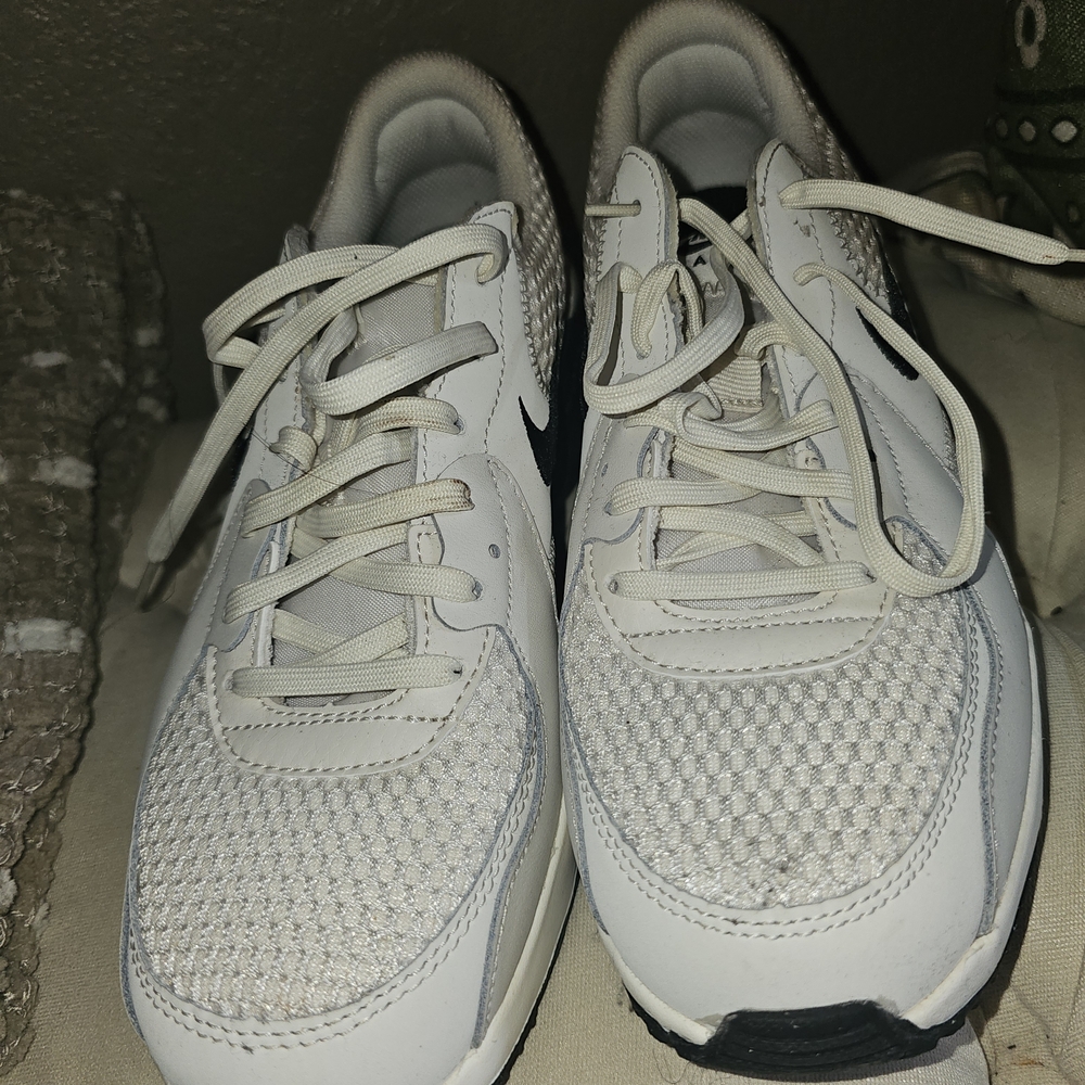 Nike White and Black woman  Sneakers